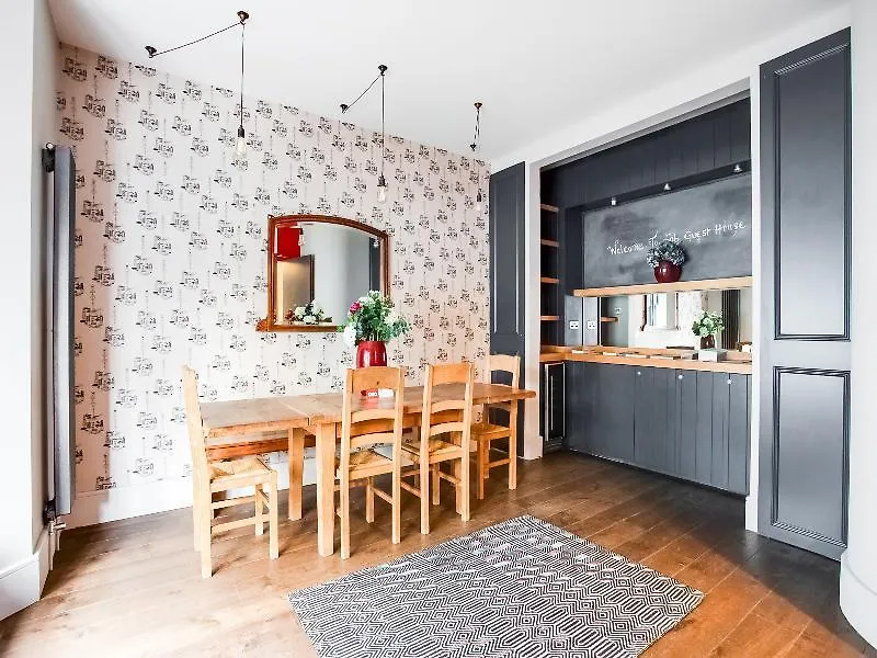 Oyo Fab Guest House Brighton