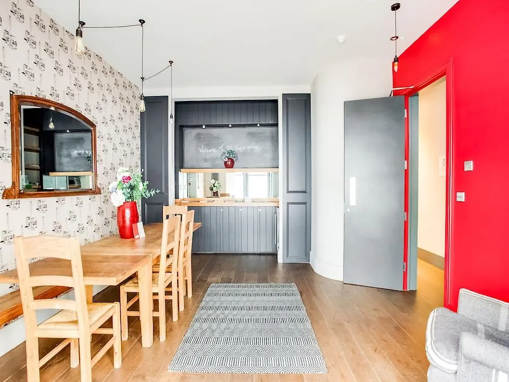 Oyo Fab Guest House Brighton Hotel