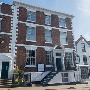 The Townhouse Hotel