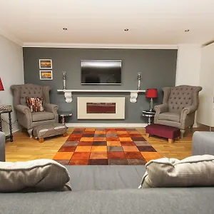 Avalon Balcony Apartment